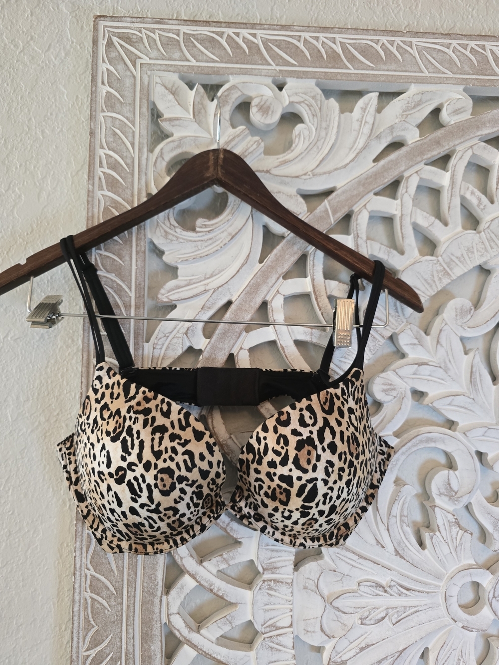 Victoria's Secret Very Sexy Lightly Lined Tee smooth Demi 36C  Leopard Print
